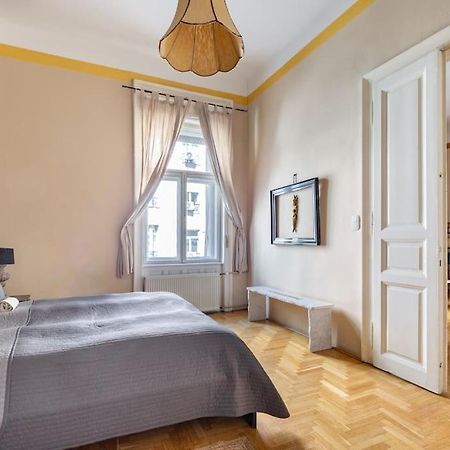 Bourgeois Boheme Apt. 88 M² City Center Budapest Bagian luar foto
