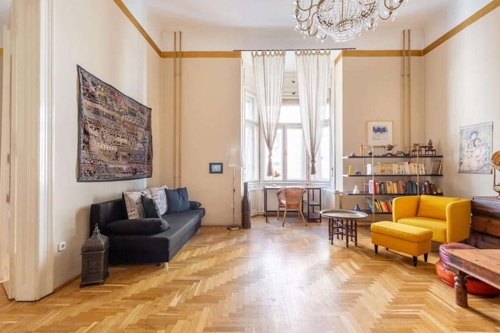 Bourgeois Boheme Apt. 88 M² City Center Budapest Bagian luar foto