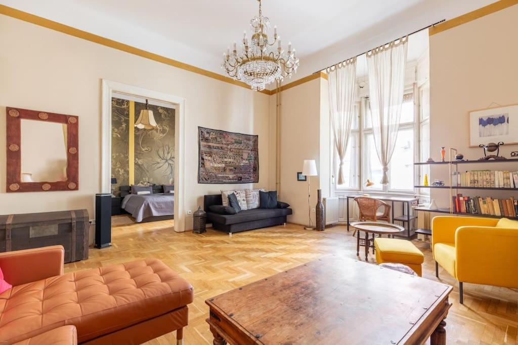 Bourgeois Boheme Apt. 88 M² City Center Budapest Bagian luar foto