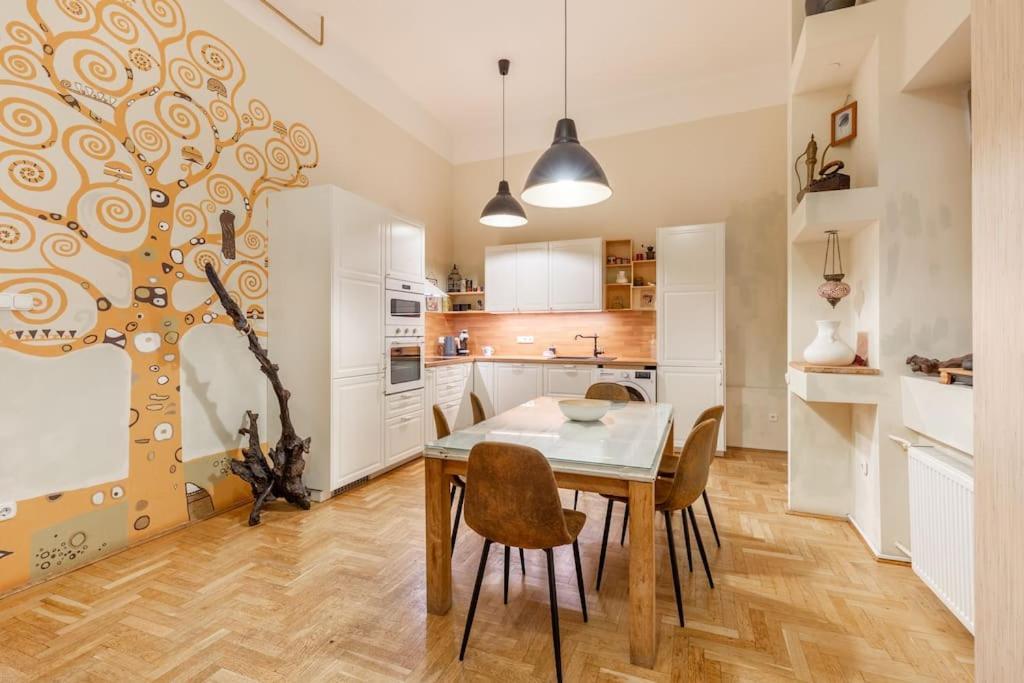 Bourgeois Boheme Apt. 88 M² City Center Budapest Bagian luar foto
