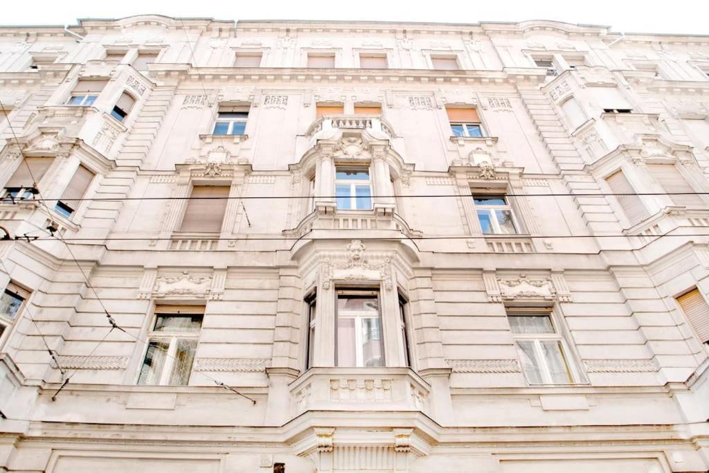 Bourgeois Boheme Apt. 88 M² City Center Budapest Bagian luar foto